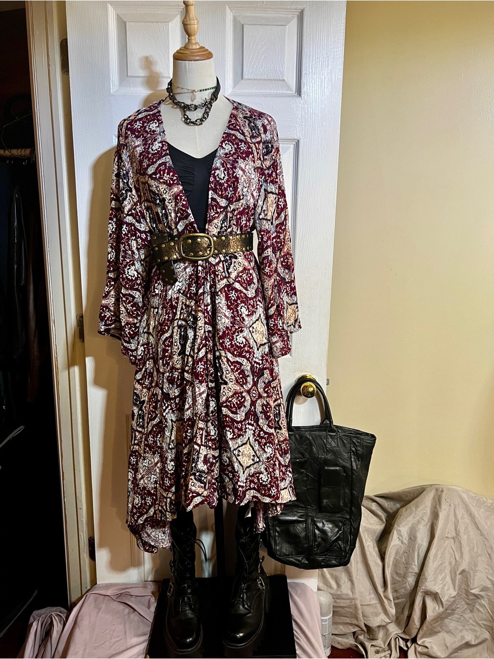 Mossimo Wms Burgundy Rayon Floral Crinkle Boho Hippie Artsy Open Kimono S/M